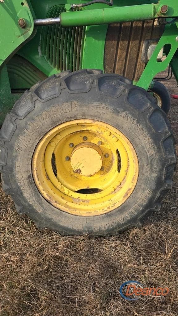 Image of John Deere 6420 equipment image 3