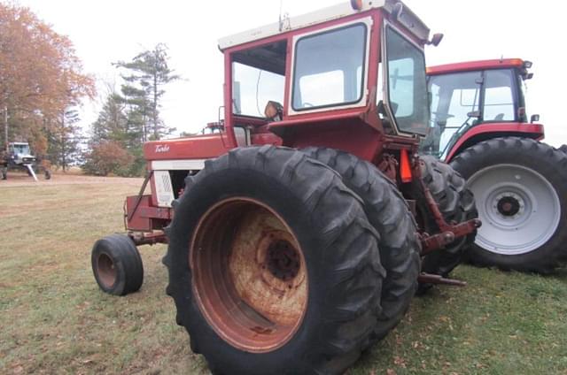 Image of International Harvester 1066 equipment image 3