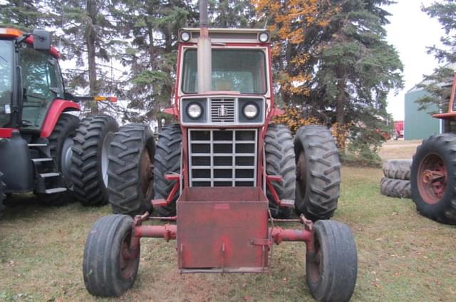 Image of International Harvester 1066 equipment image 2