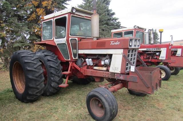 Image of International Harvester 1066 equipment image 1