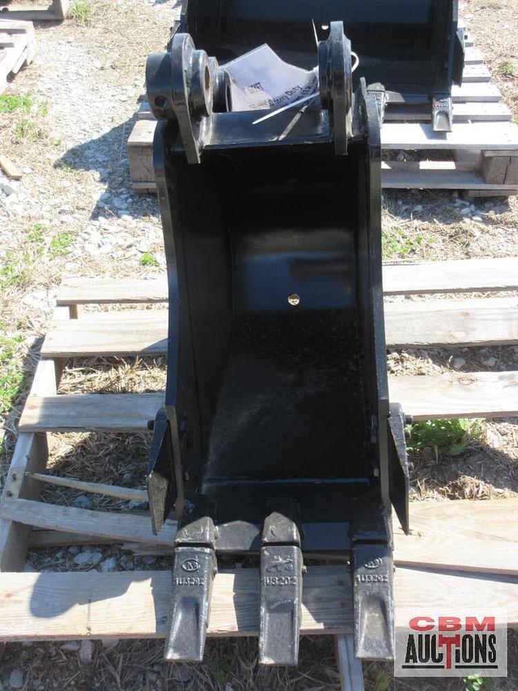 Main image Landhero CAT303 5