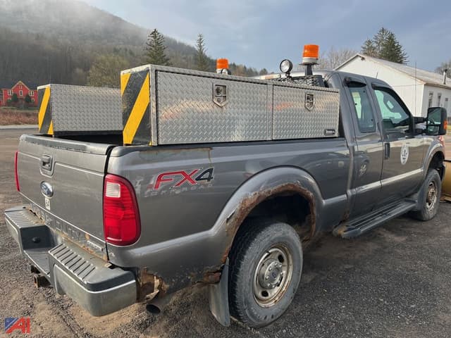 Image of Ford F-250 equipment image 3