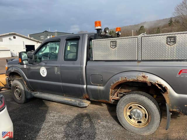 Image of Ford F-250 equipment image 1