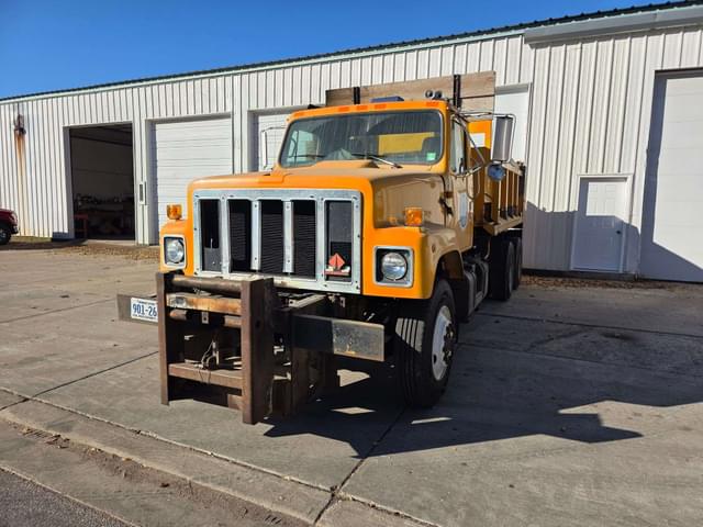 Image of International 2574 equipment image 3