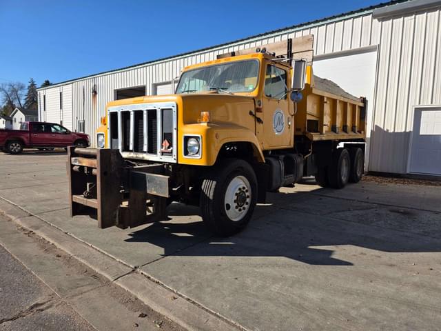 Image of International 2574 equipment image 1