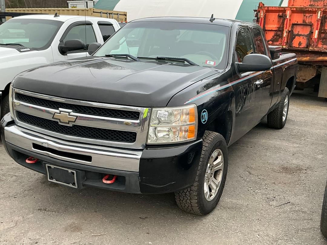 Image of Chevrolet Silverado Primary image