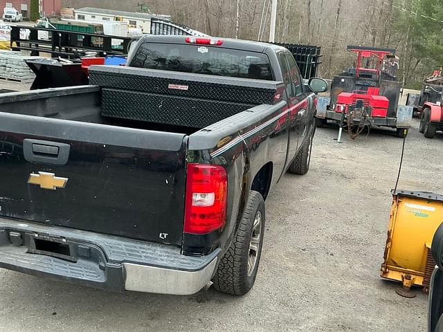 Image of Chevrolet Silverado equipment image 4