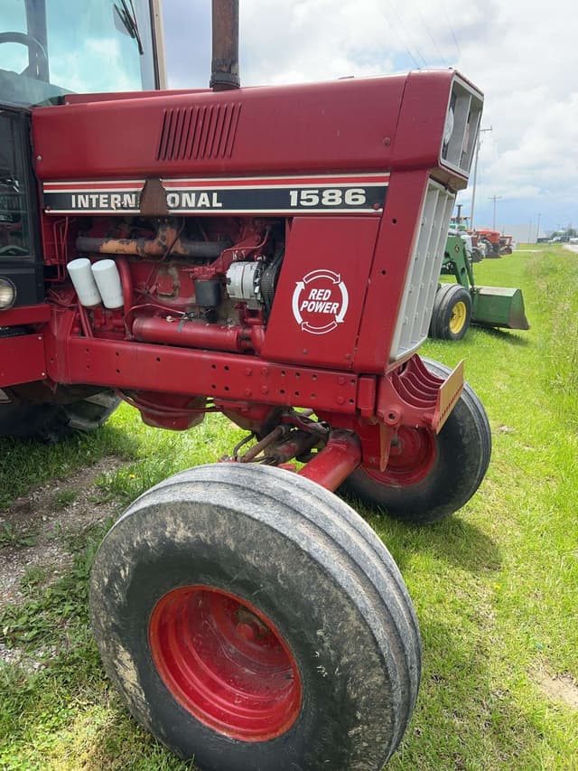 Image of International Harvester 1586 equipment image 2
