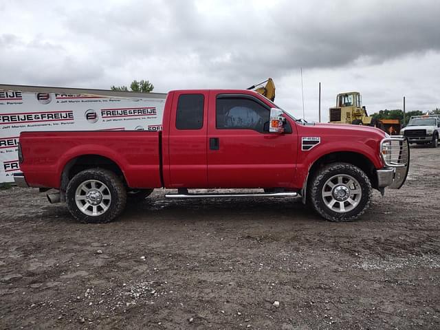 Image of Ford F-250 equipment image 3