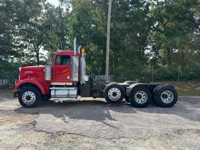 Image of Kenworth W900 equipment image 4