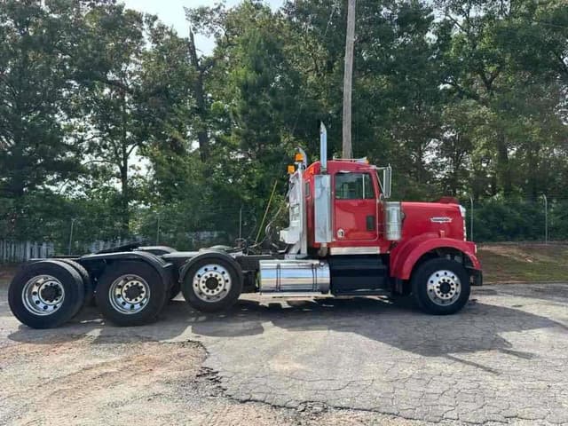 Image of Kenworth W900 equipment image 1