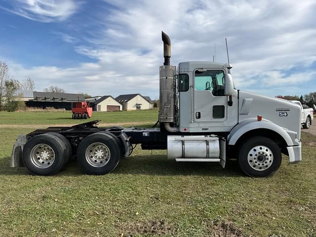 Image of Kenworth T8 equipment image 3
