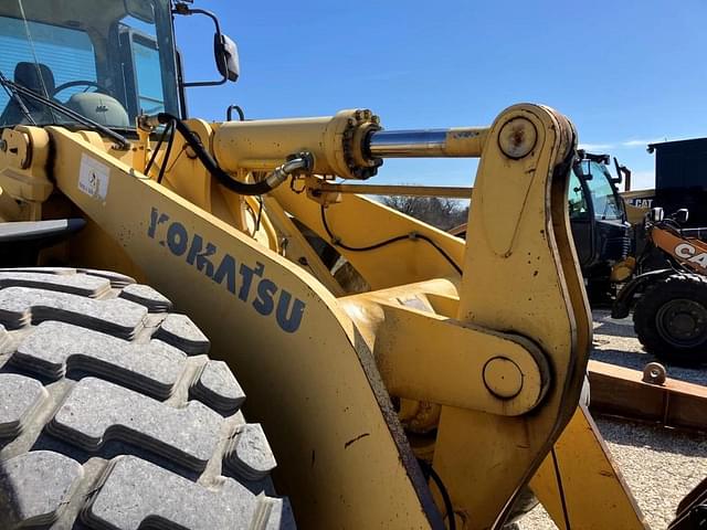 Image of Komatsu WA450 equipment image 2