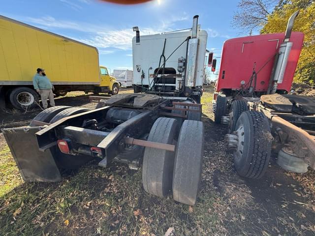 Image of Freightliner Cab Over equipment image 4