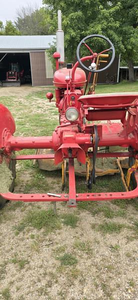 Image of Farmall B equipment image 4