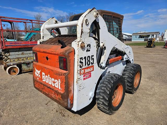 Image of Bobcat S185 equipment image 4