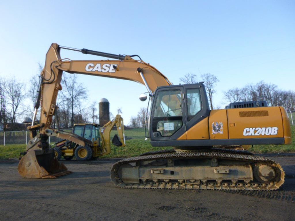 Main image Case CX240B