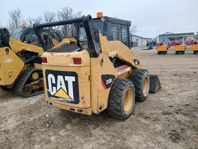Image of Caterpillar 232B2 equipment image 4