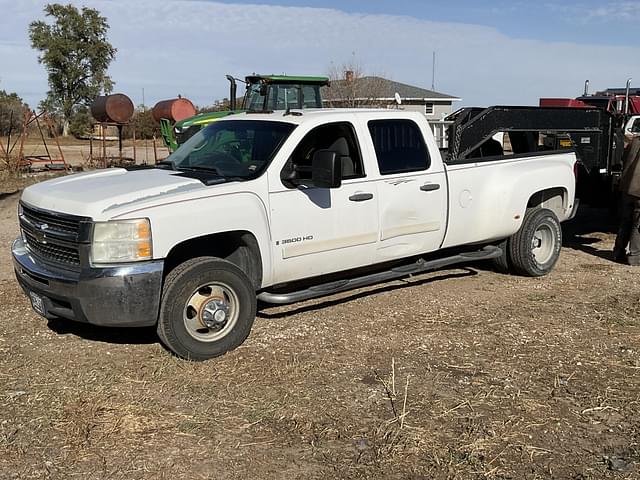 Image of Chevrolet 3500HD equipment image 1