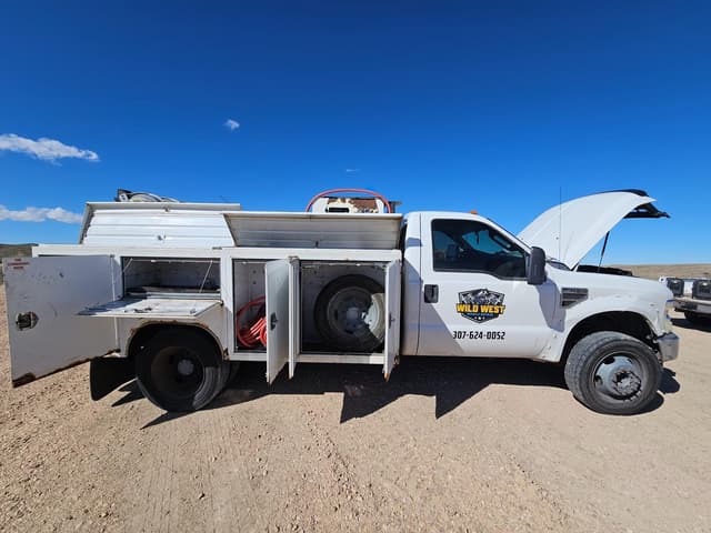 Image of Ford F-450 equipment image 1