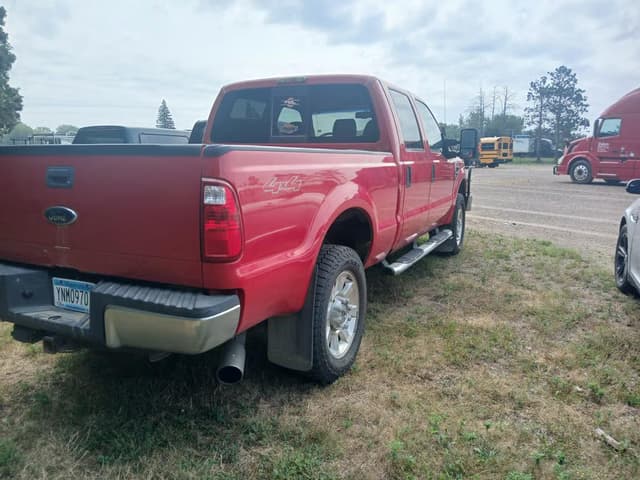 Image of Ford F-350 equipment image 4