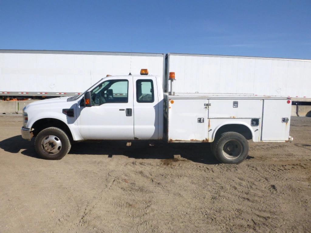 Image of Ford F-350 Primary image