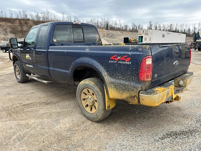 Image of Ford F-350 equipment image 2