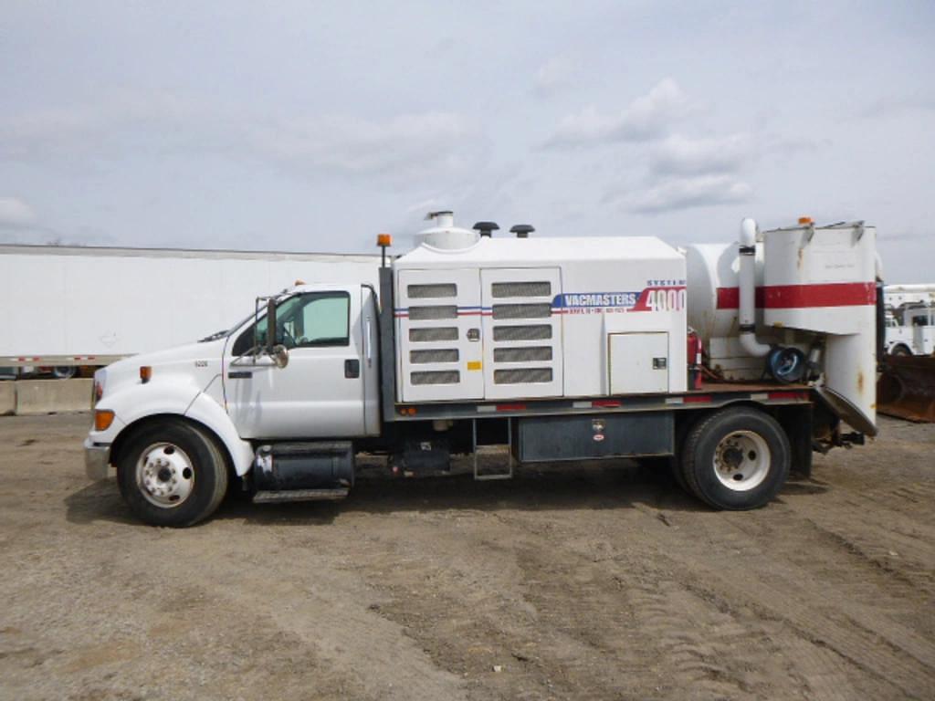 Image of Ford F-650 Primary image