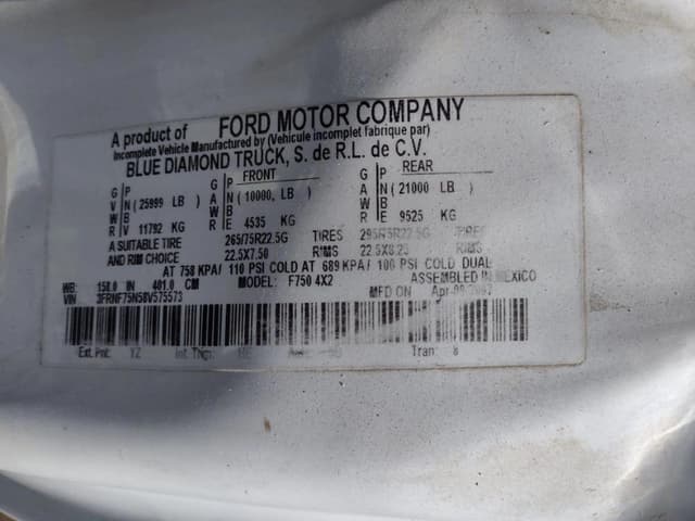 Image of Ford F-750 equipment image 4