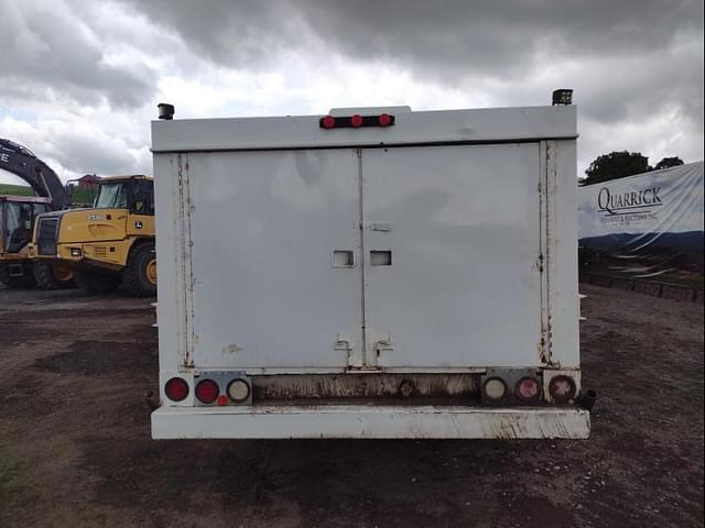 Image of International 7400 equipment image 3