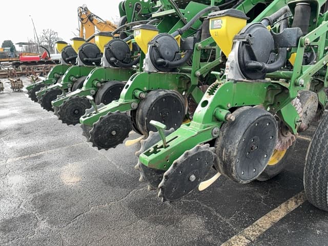 Image of John Deere 1790 equipment image 4