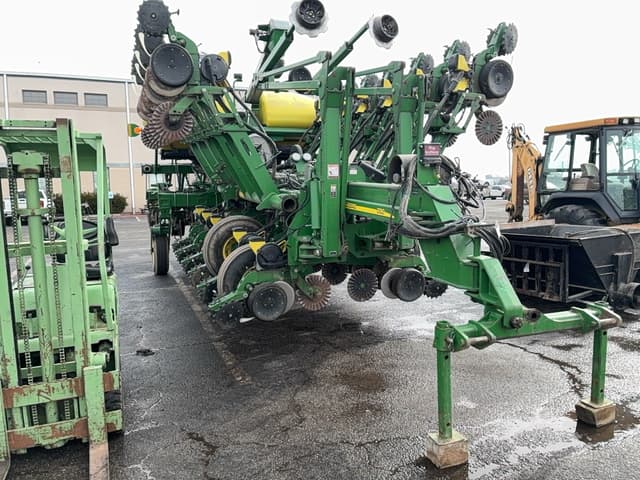 Image of John Deere 1790 equipment image 1