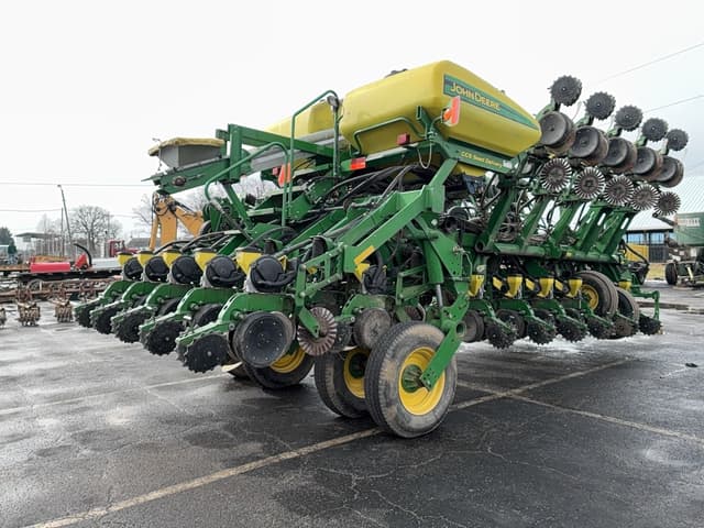 Image of John Deere 1790 equipment image 3