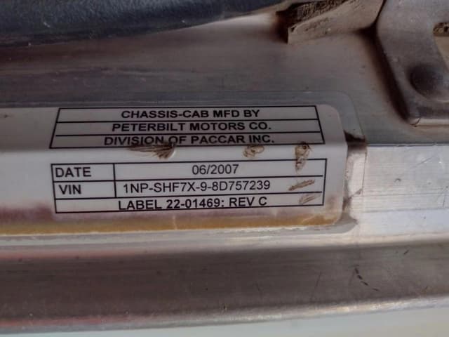 Image of Peterbilt 365 equipment image 4