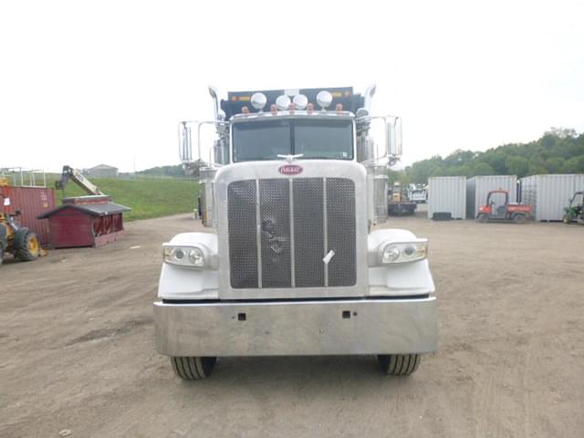 Image of Peterbilt 388 equipment image 1