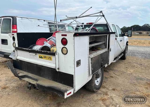 Image of Chevrolet 2500HD equipment image 2