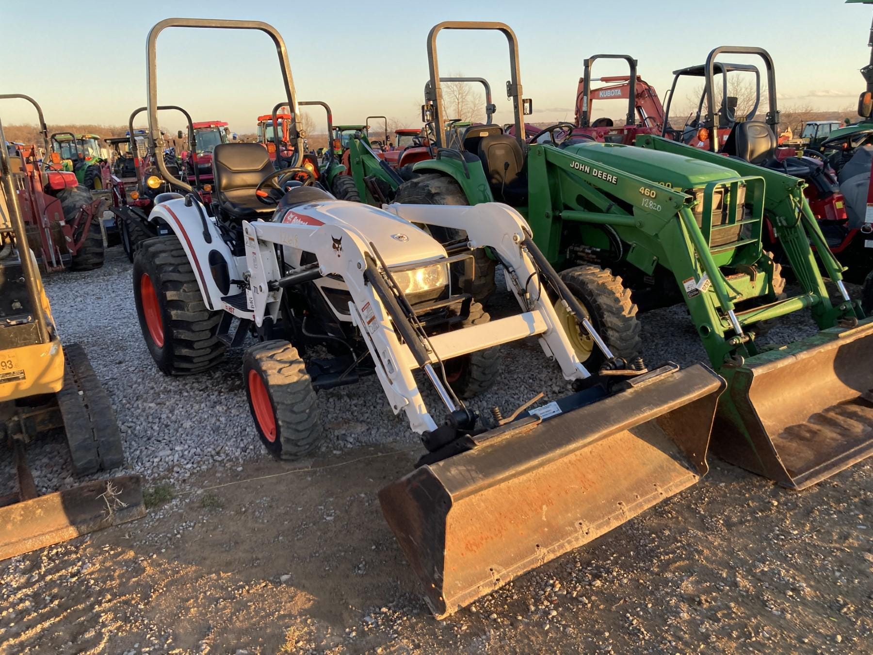 Main image Bobcat CT235