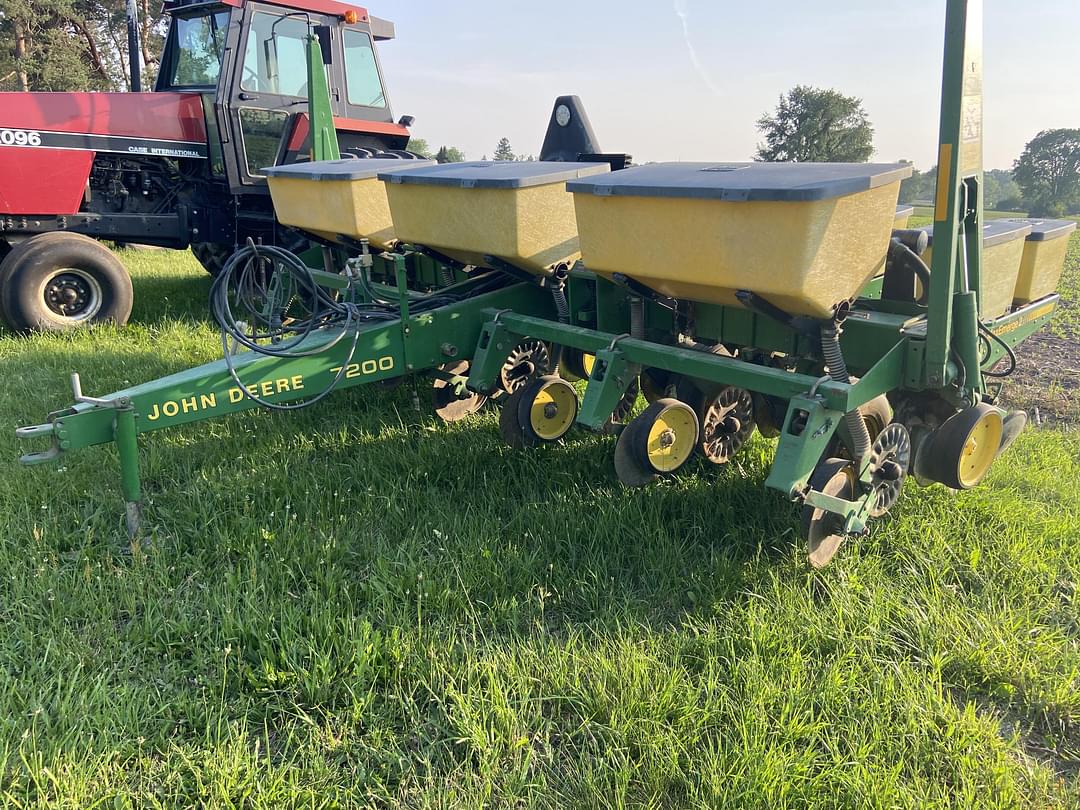 Image of John Deere 7200 Primary image
