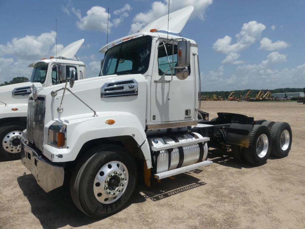 2015 Western Star 4700SF Equipment Image0