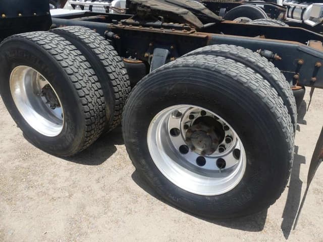 Image of Western Star 4700SF equipment image 4