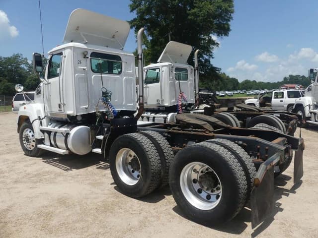Image of Western Star 4700SF equipment image 3