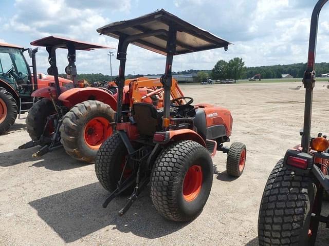 Image of Kubota B3350 equipment image 2