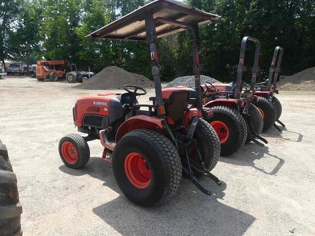 Image of Kubota B3350 equipment image 4