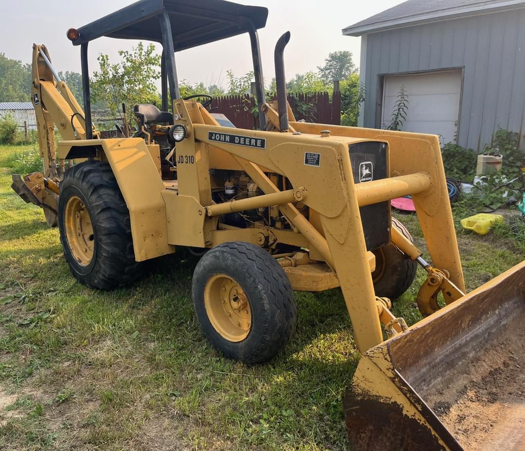 Image of John Deere 310 Image 1