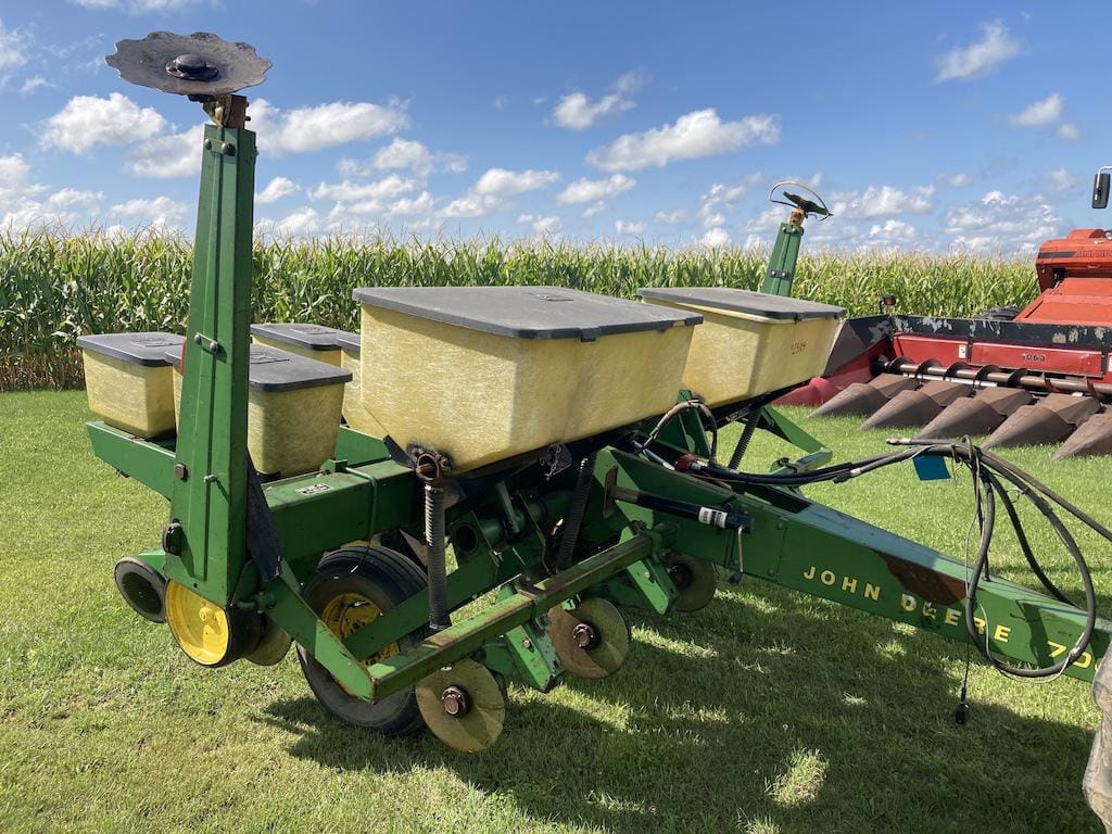 Main image John Deere 7000