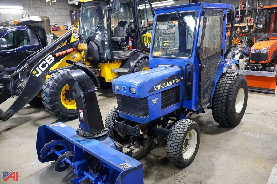 New Holland TC30 Equipment Image0