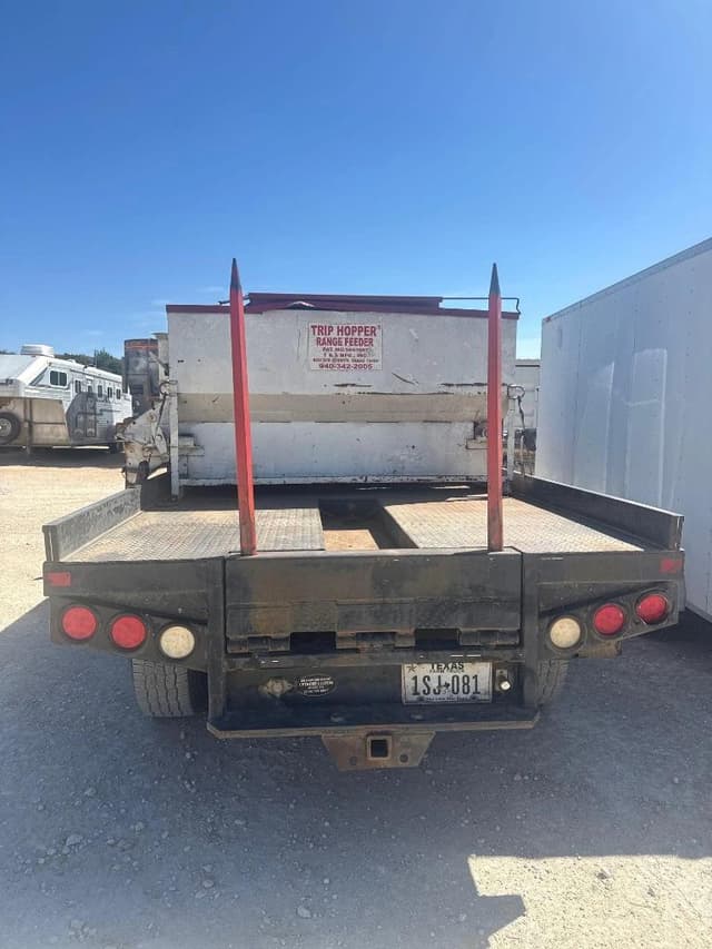 Image of Ford F-250 equipment image 3