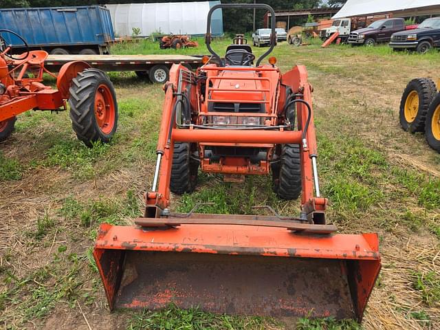 Image of Kubota L 2900 equipment image 2