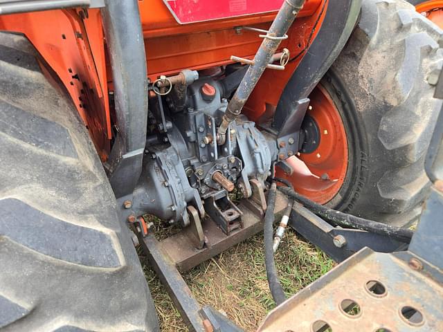 Image of Kubota L 2900 equipment image 3