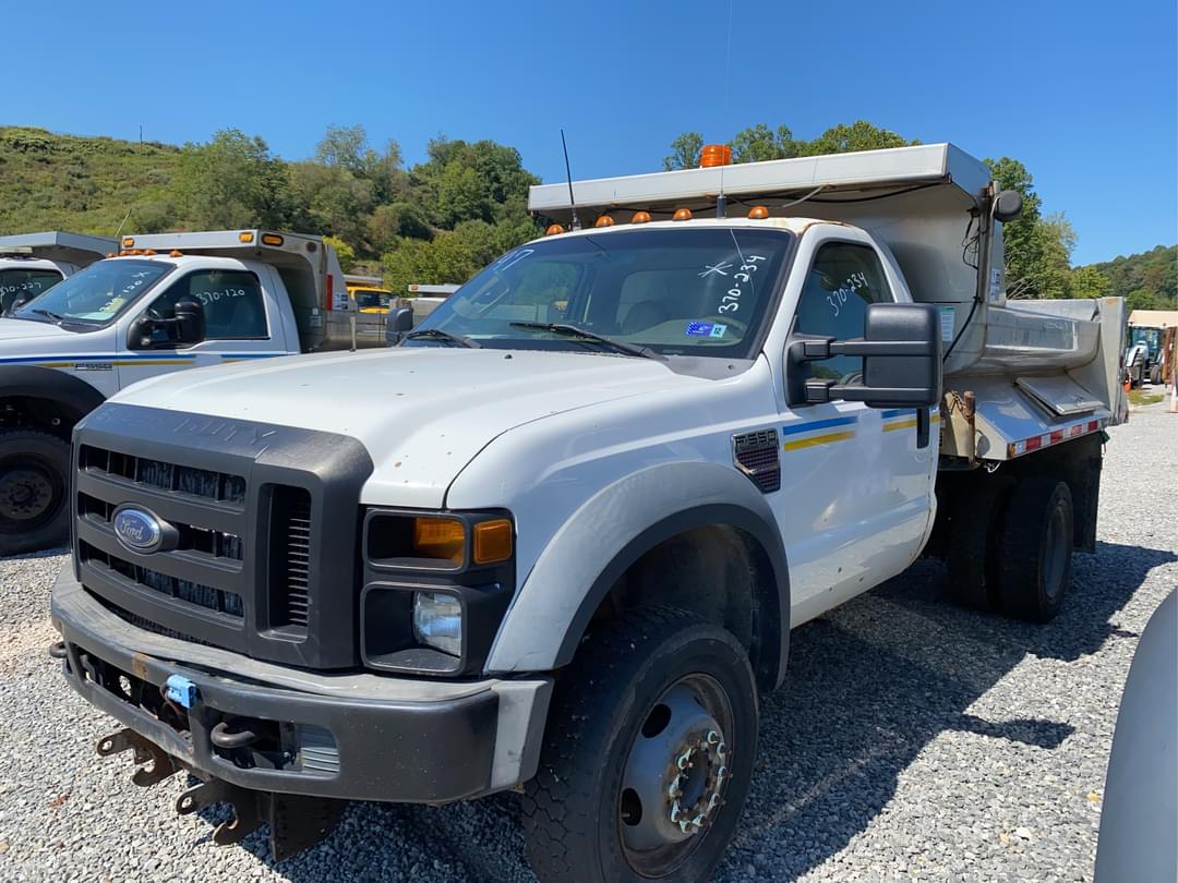 Image of Ford F-550 Primary image